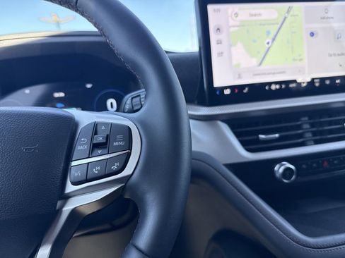 New 2026 Ford Explorer Active RWD image 17