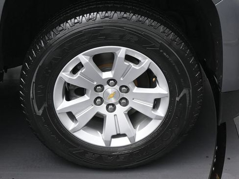 Used 2022 Chevrolet Colorado LT w/ Fleet Safety Package RWD image 9
