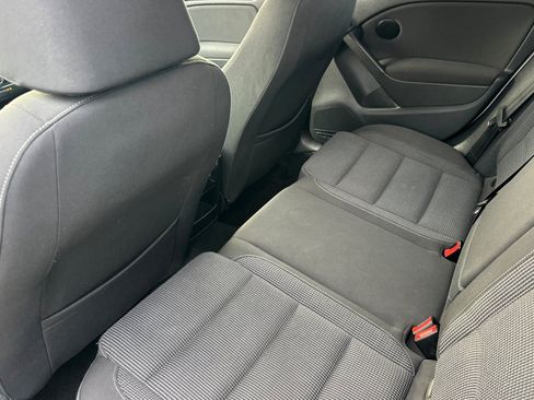 Used 2012 Volkswagen Golf 4-Door image 9