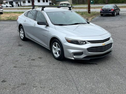Used 2016 Chevrolet Malibu LS FWD image 3