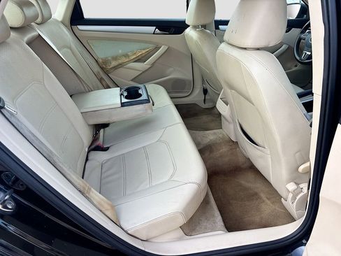 Used 2012 Volkswagen Passat 2.5 SE image 24