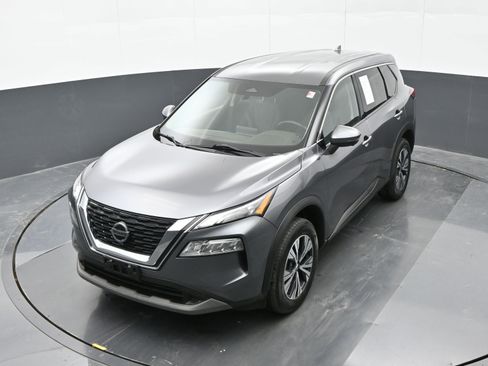 Used 2021 Nissan Rogue SV image 31