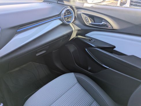 New 2026 Chevrolet Trax LT w/ Driver Confidence Package image 11