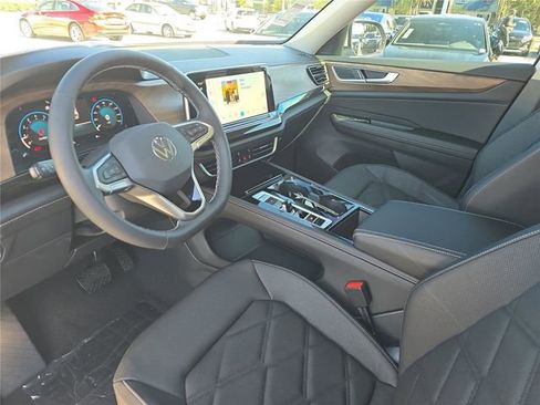 New 2026 Volkswagen Atlas SE FWD image 17