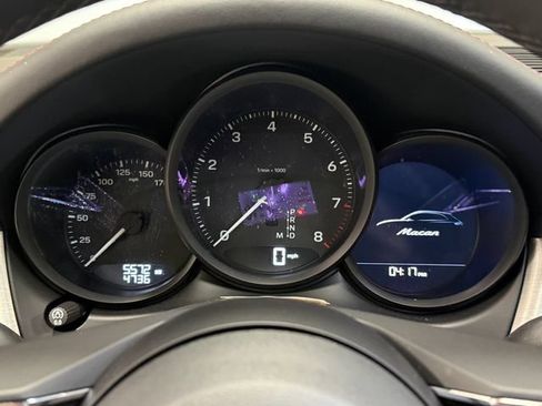 Used 2026 Porsche Macan AWD/4WD image 15