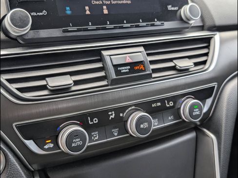 Used 2018 Honda Accord LX image 15