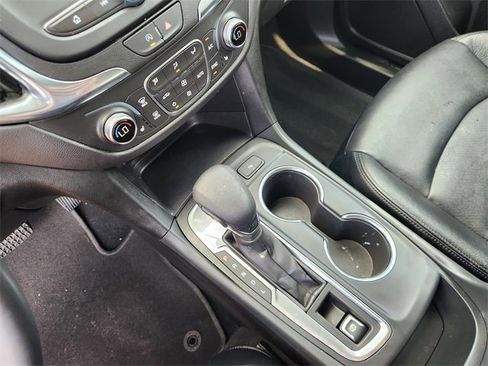 Used 2023 Chevrolet Equinox LT image 19