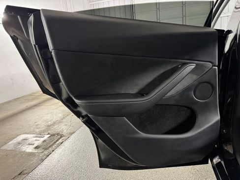 Used 2024 Tesla Model Y Performance AWD/4WD image 37