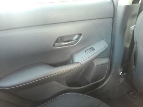 Used 2025 Nissan Sentra SV FWD image 27