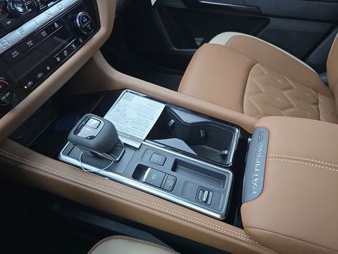 New 2026 Nissan Pathfinder Platinum image 26