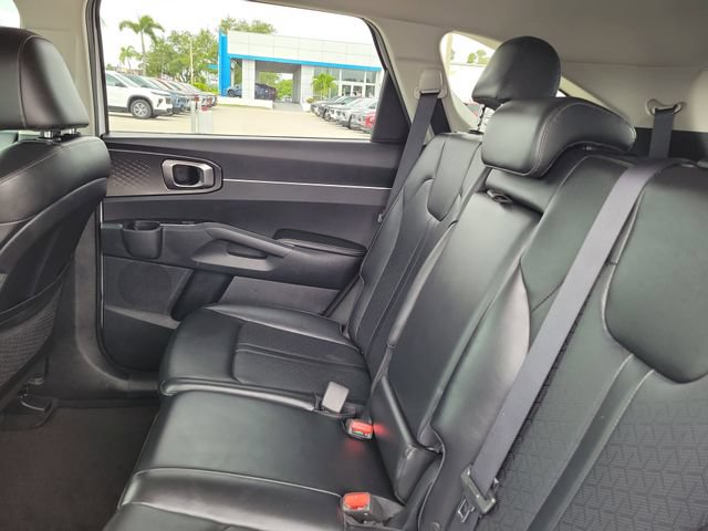 Used 2023 Kia Sorento S FWD image 9