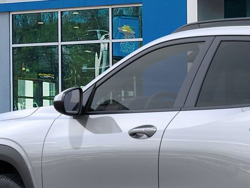 New 2026 Chevrolet Trax LT w/ Driver Confidence Package image 12