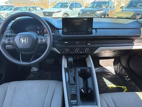 Used 2024 Honda Accord EX image 11