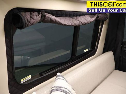 Used 2020 Mercedes-Benz Sprinter 2500 image 34