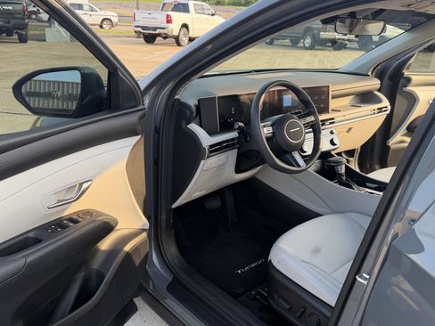 Used 2025 Hyundai Tucson SEL FWD image 10