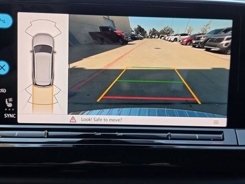 New 2026 Volkswagen Atlas SE FWD image 13