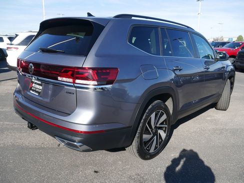Used 2025 Volkswagen Atlas SE image 21