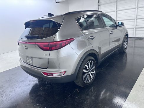 Used 2018 Kia Sportage EX w/ EX Technology Package FWD image 13