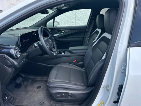Used 2024 Chevrolet Blazer EV LT AWD/4WD image 9