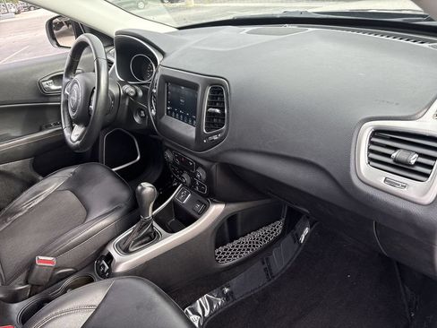 Used 2018 Jeep Compass Latitude w/ Popular Equipment Group FWD image 26