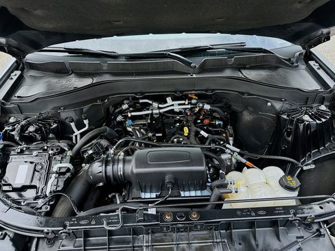 Used 2024 Ford Explorer XLT w/ Equipment Group 202A image 33