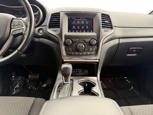 Used 2021 Jeep Grand Cherokee Laredo RWD image 12