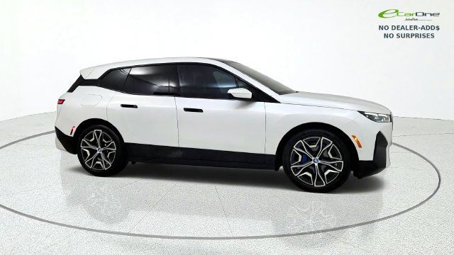 Used 2024 BMW iX xDrive50 w/ Premium Package AWD/4WD image 10
