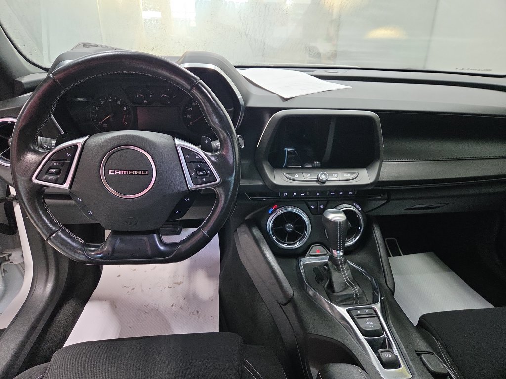 Used 2019 Chevrolet Camaro LT w/ Technology Package RWD image 3