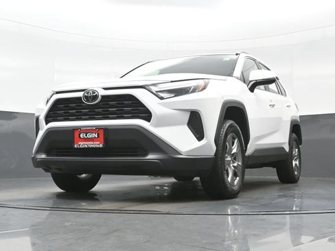 Used 2024 Toyota RAV4 XLE FWD image 28