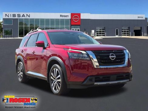 Used 2025 Nissan Pathfinder Platinum w/ Cargo Package FWD image 1