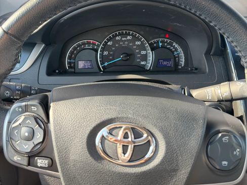 Used 2012 Toyota Camry XLE FWD image 9
