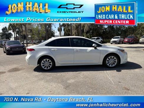 Used 2021 Toyota Corolla LE w/ LE Convenience Package image 13