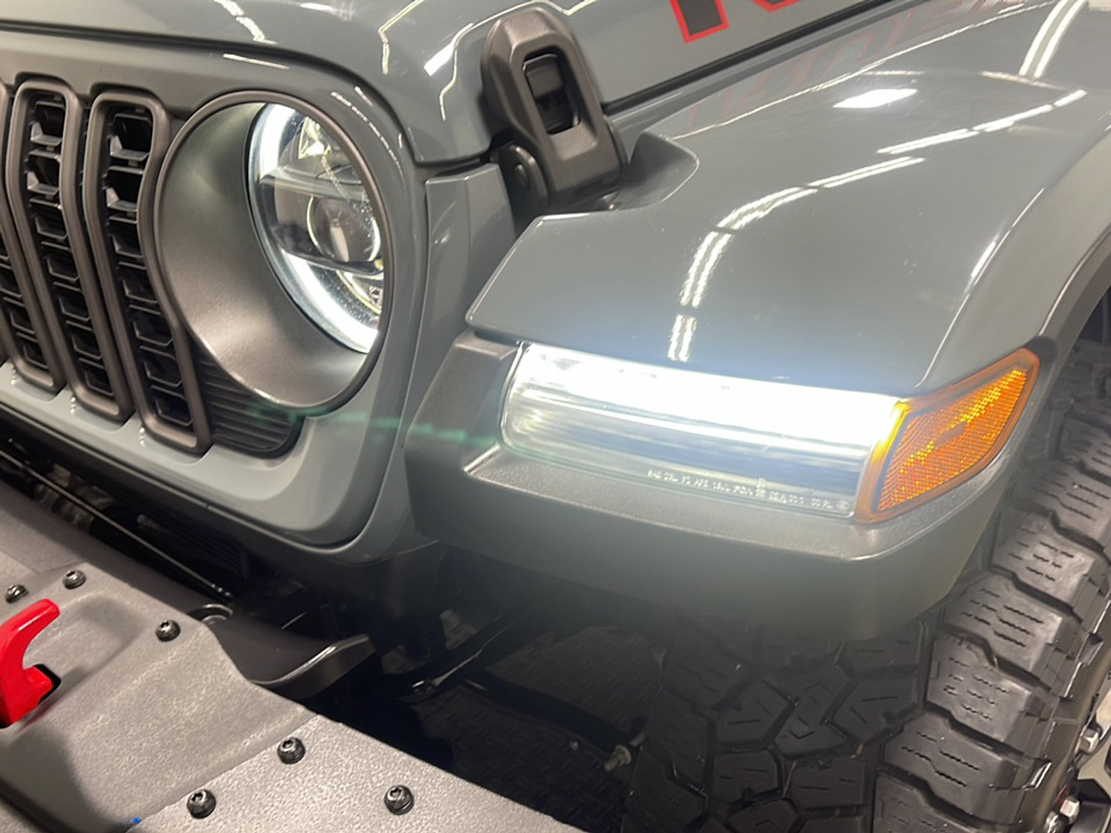 Used 2024 Jeep Gladiator Rubicon AWD/4WD image 27