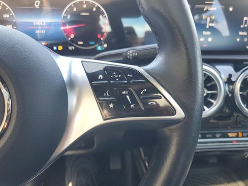 Used 2025 Mercedes-Benz CLA 250 image 22