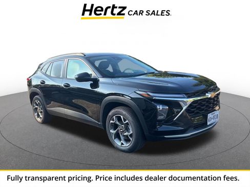 Used 2025 Chevrolet Trax LT FWD image 1