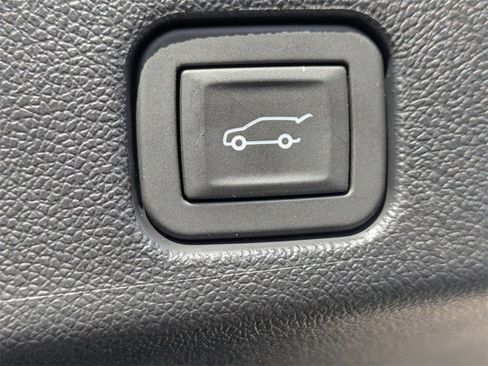 Used 2025 Chevrolet Traverse RS w/ LPO, Floor Liner Package image 14