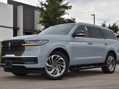 New 2026 Lincoln Navigator Reserve AWD/4WD image 1