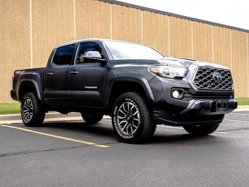 Used 2023 Toyota Tacoma TRD Sport w/ Advanced Technology Package AWD/4WD image 2