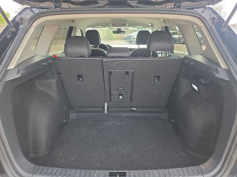 Used 2025 Volkswagen Taos SE image 12