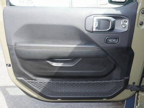 New 2025 Jeep Wrangler Unlimited Rubicon 392 image 16