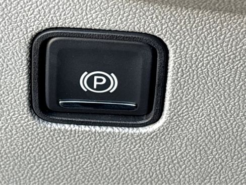 Used 2022 GMC Terrain SLE w/ Driver Convenience Package image 26