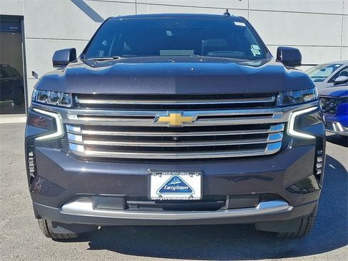 Used 2023 Chevrolet Suburban High Country image 2