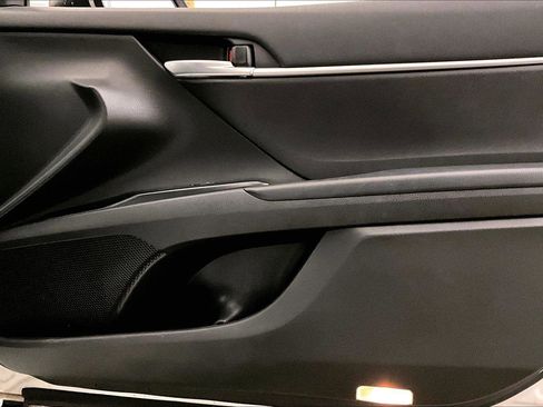 Used 2019 Toyota Camry SE image 23