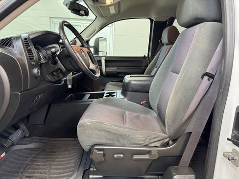 Used 2009 Chevrolet Silverado 2500 LT w/ Exterior Plus Package image 12