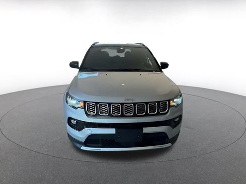 Used 2025 Jeep Compass Limited AWD/4WD image 4