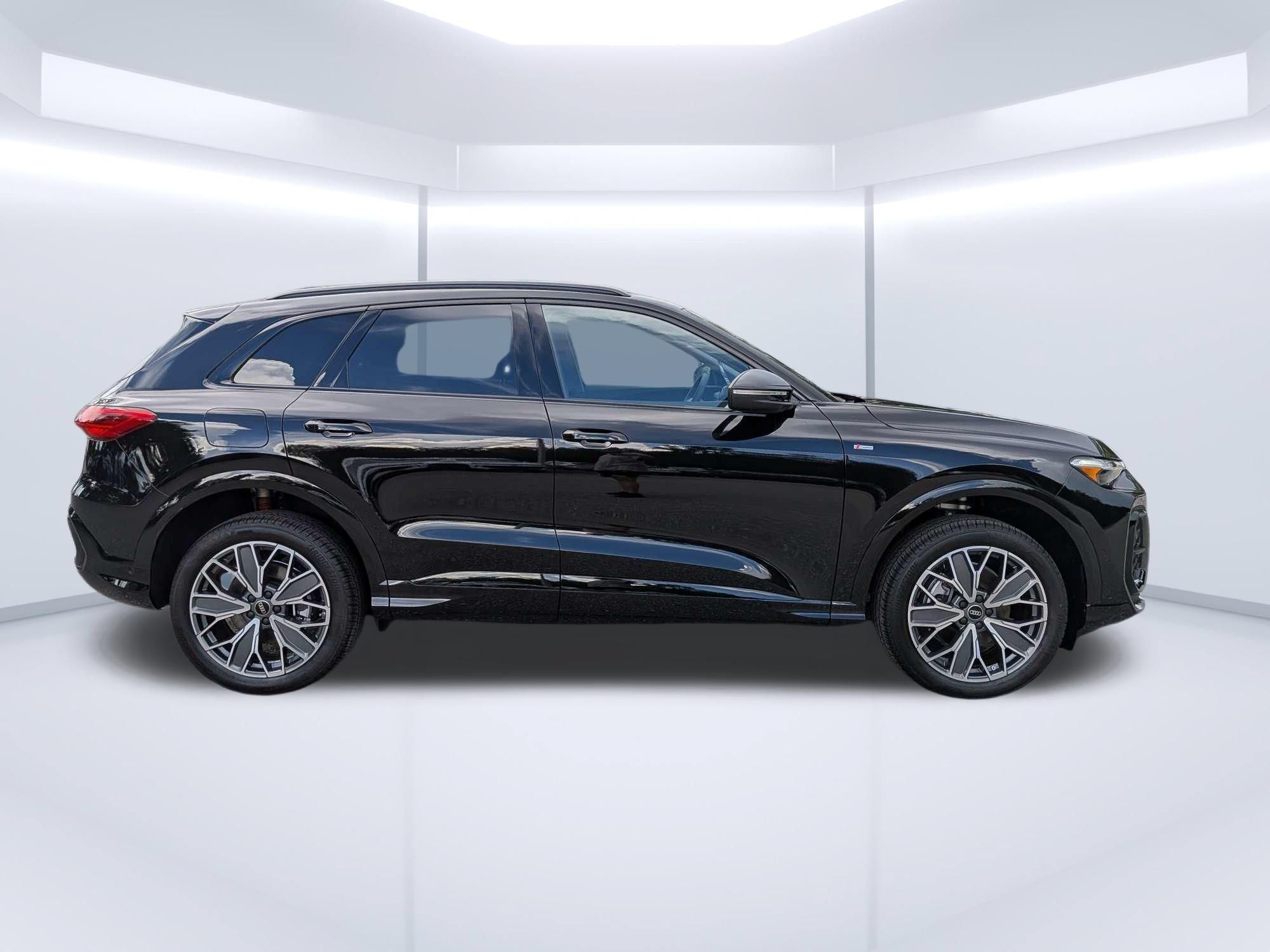 New 2026 Audi Q5 Premium Plus AWD/4WD image 2