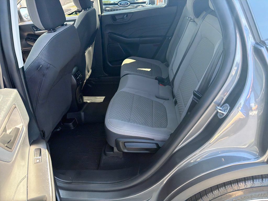 Used 2022 Ford Escape SE w/ Convenience Package AWD/4WD image 16