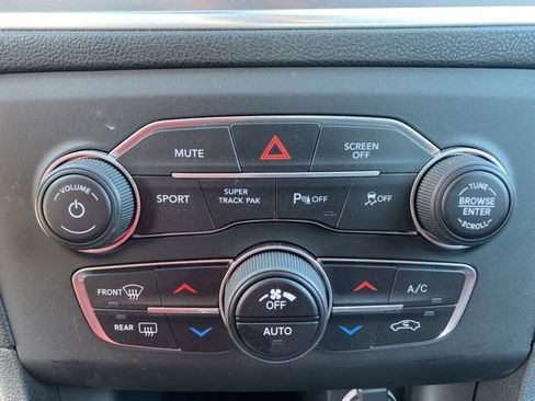 Used 2020 Dodge Charger SXT image 17