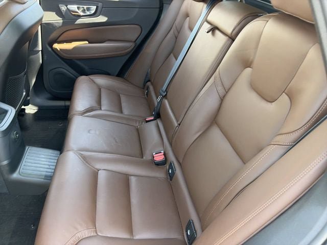 Certified 2025 Volvo XC60 T8 Ultra w/ Protection Package Premier AWD/4WD image 18