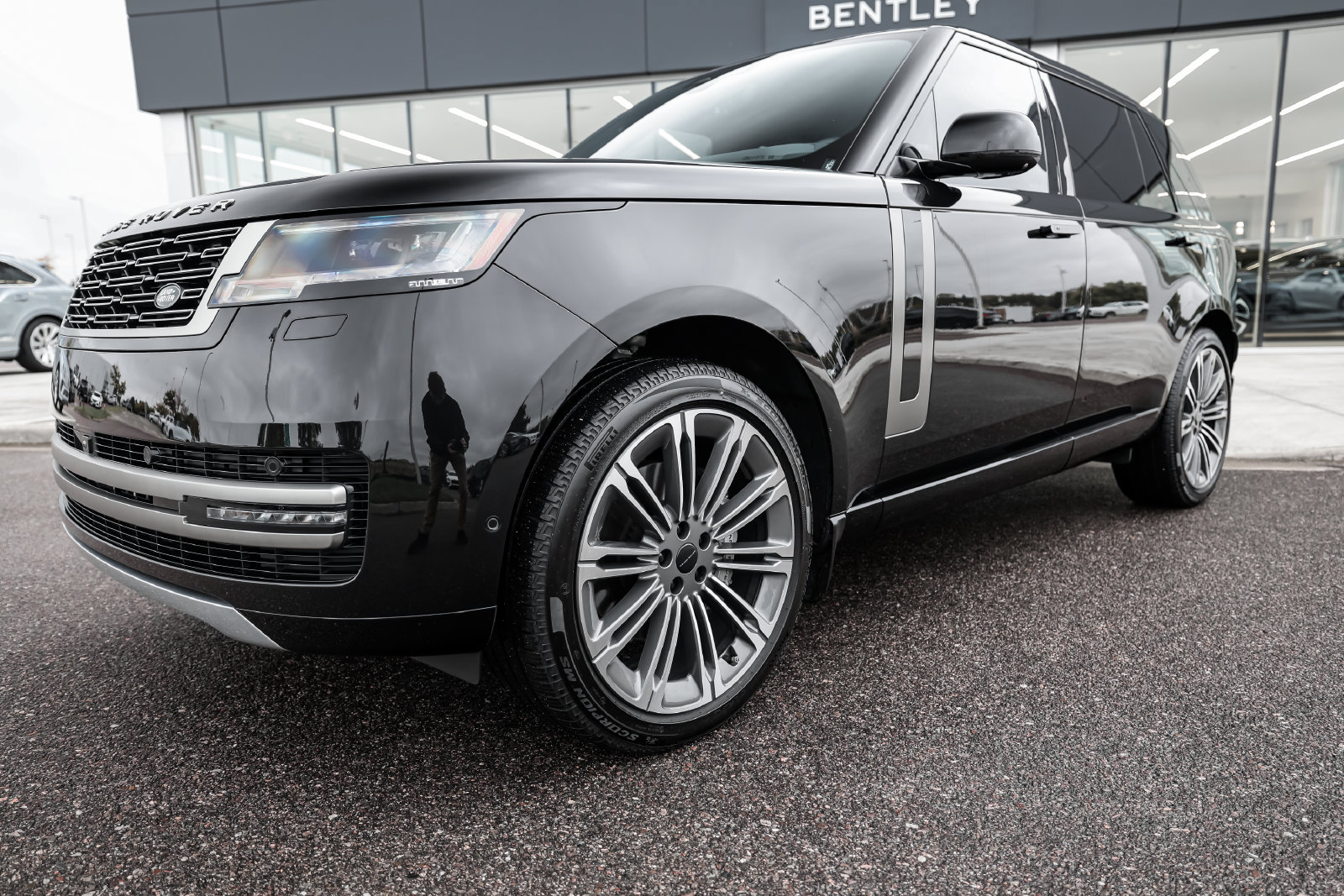 Used 2026 Land Rover Range Rover Long Wheelbase SE AWD/4WD image 20